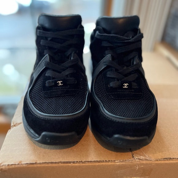 CHANEL Black Interlocking Logo Sneaker - Picture 2 of 6